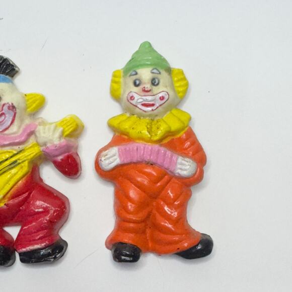 Vintage 3pc Clown Magnets Playing Instruments-Retro Fridge Plastic Magnets - Picture 3 of 4